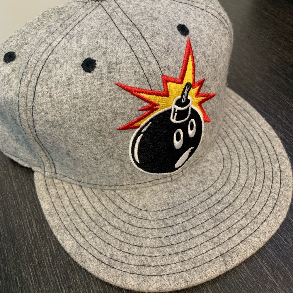 The Hundreds Adam Bomb x New Era fitted baseball hat. 7 3/4